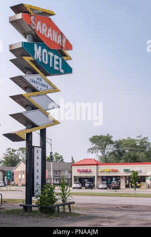 ROYAL OAK, MI/USA - AUGUST 16, 2018: Historic Saranay Motel neon sign on the Woodward Dream Cruise route, the world's largest one-day automotive event. Stock Photo