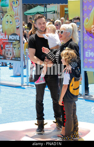 Matthew Rutler, Summer Rain Rutler, Christina Aguilera and Max Liron