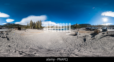 360 degree panoramic view of Horseshoe Lake in Mammoth Lakes