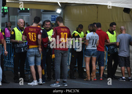 Madrid, Spain. 19th Sep, 2018. Stewards check Roma fans ahead of the Group G match of the UEFA Champions League between Real Madrid and AS Roma at Santiago Bernabeu. Credit: Jorge Sanz/Pacific Press/Alamy Live News Stock Photo