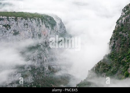 Gorges du Verdon / Verdon Gorge canyon, ravine filled with early morning mist Alpes-de-Haute-Provence, Provence-Alpes-Côte d'Azur, France Stock Photo