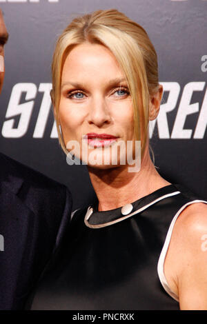 NICOLLETTE SHERIDAN STAR TREK LOS ANGELES PREMIERE HOLLYWOOD LOS