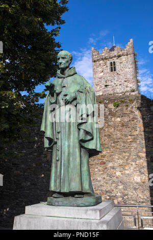 Luke Wadding A statue of Irish Franciscan friar Luke Wadding with the French Church ...