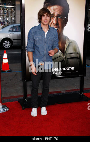 Zac Efron at the Los Angeles Premiere of THE HANGOVER held at the Grauman's Chinese Theater in Hollywood, CA on Tuesday, June 2, 2009. Photo by PRPP / PictureLux  File Reference # Zac Efron 60109 02PRPP  For Editorial Use Only -  All Rights Reserved Stock Photo