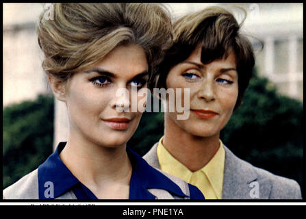 JESSICA WALTER THE GROUP (1966 Stock Photo: 30941177 - Alamy