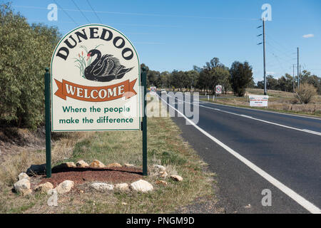 Town Sign on the Castlereagh Highway for Dunedoo NSW Australia featuring a black swan. Stock Photo