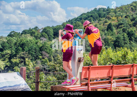 Australian High School Kids On A School Trip At Arashiyama Japan 2015 Stock Photo