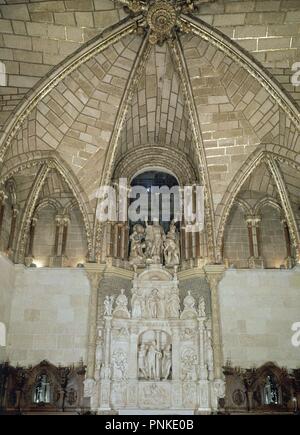 SACRISTIA DE LA CATEDRAL DE AVILA - RETABLO DE SAN BERNABE REALIZADO EN ALABASTRO EN EL SIGLO XVI - RENACIMIENTO ESPAÑOL. Author: FRIAS JUAN / VILLOLDO ISIDRO. Location: CATEDRAL-INTERIOR. SPAIN. Stock Photo