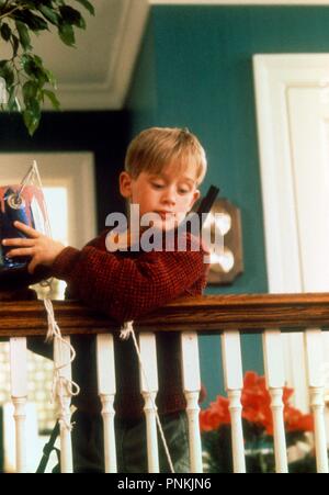 Original film title: HOME ALONE. English title: HOME ALONE. Year: 1990. Director: CHRIS COLUMBUS. Stars: MACAULAY CULKIN. Credit: 20TH CENTURY FOX / Album Stock Photo