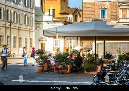 RAVENNA, ITALY - SEPTEMBER 19, 2018: tourists walking in historical center  of Ravenna Stock Photo - Alamy