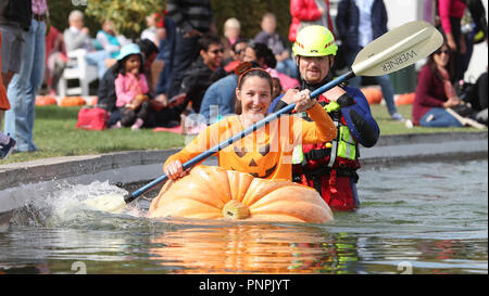 20 September 2018, Baden-Wuerttemberg, Ludwigsburg: Courtney Schumacher takes part in the Pumpkin Regatta in the Blossoming Baroque in Ludwigsburg. For the 15th time, the regatta, in which people paddle over a lake in hollow pumpkins, takes place in the Blossoming Baroque. Photo: Franziska Kraufmann/dpa Stock Photo
