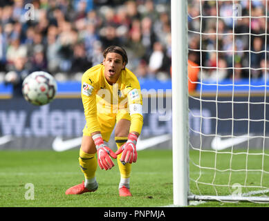 22 September 2018, Berlin: Soccer: Bundesliga, Hertha BSC vs Borussia Moenchengladbach, 4th matchday at the Olympic Stadium. Moenchengladbach goalkeeper Yann Sommer. Photo: Soeren Stache/dpa - IMPORTANT NOTICE: DFL an d DFB regulations prohibit any use of photographs as image sequences and/or quasi-video. Stock Photo