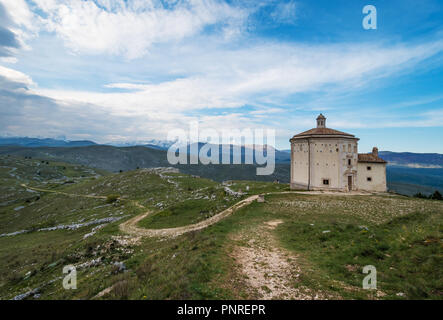 Rocca Calascio (Italy) - The ruins and landscape of an old medieval village with castle and church, over 1400 meters level on the Apennine mountains Stock Photo