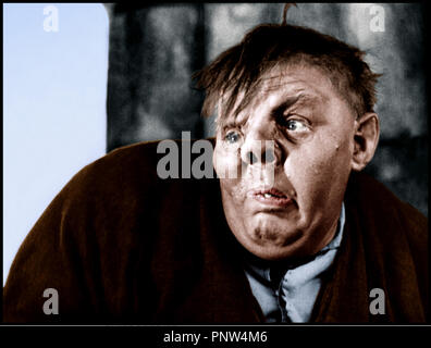 Charles Laughton as Quasimodo THE HUNCHBACK OF NOTRE DAME 1939 director ...