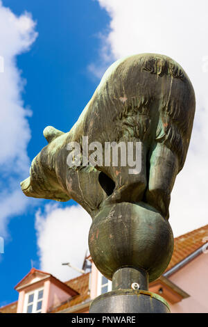 The bear sculpture on the Bärenplatz at the Gutach in the village Hornberg in the Black Forest Stock Photo