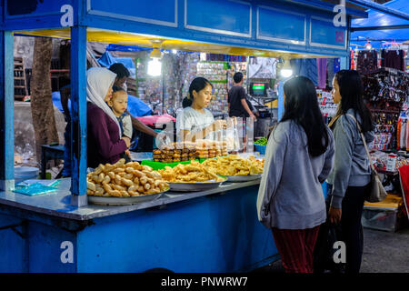 Food stalls at a night market in Pasar Gianyar, Bali, Indonesia Stock Photo