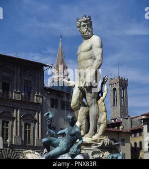 ITALIA. FLORENCIA. Vista de la FUENTE DE NEPTUNO, obra realizada por Bartolomeo AMMANNATI y sus ayudantes entre 1563 y 1575. Fue mandada construir por Cosimo I y se encuentra ubicada en la piazza della Signoria. La Toscana. Stock Photo