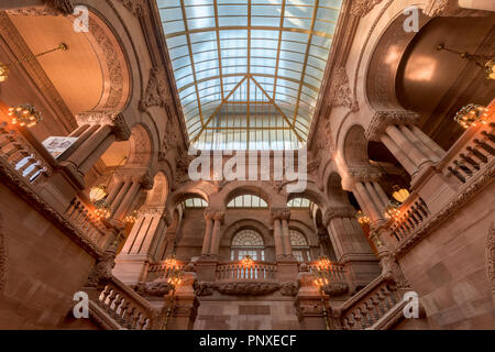 The Great Western Staircase (or 'Million Dollar Staircase') and atrium ceiling inside the New York State Capitol building in Albany, New York Stock Photo