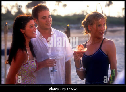 THE IN CROWD, Susan Ward, Lori Heuring, 2000, (c)Warner Stock Photo