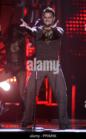 Ricky Martin Riendose MENUDO in concert Stock Photo - Alamy