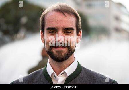 Munich, Bavaria, Germany. 22nd Sep, 2018. MARKUS WALLBRUNN of the AfD. This Oktoberfest Saturday the far-right to extreme-right Alternative For Germany (AfD) party organized two rallies in the Munich city center, one at Max Joseph Platz and the second at Stachus. In attendance were numerous figures of the extreme-right spectrum, including neo-nazis, Heinz Meyer of Pegida Munich who is under terrorism monitoring, and members of the extremist Identitaere Bewegung. Credit: Sachelle Babbar/ZUMA Wire/Alamy Live News Stock Photo