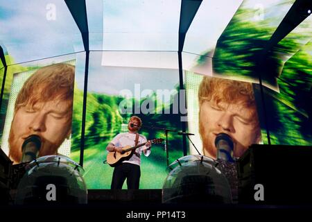 New York, USA. 22nd Sep, 2018. British pop star Ed Sheeran performs at the MetLife Stadium in New Jersey, the United States, on Sept. 22, 2018. Ed Sheeran is on his North American Stadium Tour from August to November. Credit: Lin Bilin/Xinhua/Alamy Live News