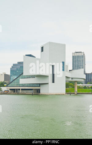 CLEVELAND - AUGUST 26: View of the Cleveland skyline from Voinovich Park, featuring the Rock-and-Roll Hall of Fame museum on a mostly cloudy summer da Stock Photo