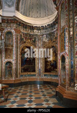 CAMARIN DE LA VIRGEN - SALA OCTOGONAL REALIZADA EN 1696 - ROCOCO ESPAÑOL - PINTURAS DE LA ANUNCIACION Y DE LA VISITACION. Author: ROMAN MATIAS / RODRIGUEZ ROMERO FRANCISCO. Location: MONASTERIO-INTERIOR. GUADALUPE. CACERES. SPAIN. Stock Photo