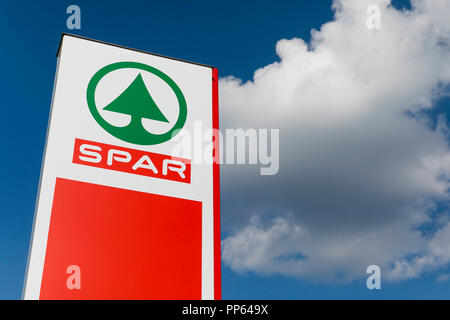 Spar hypermarket hi-res stock photography and images - Alamy