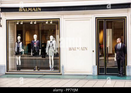 Boutique fashion store on Sloane London, England Stock Photo - Alamy