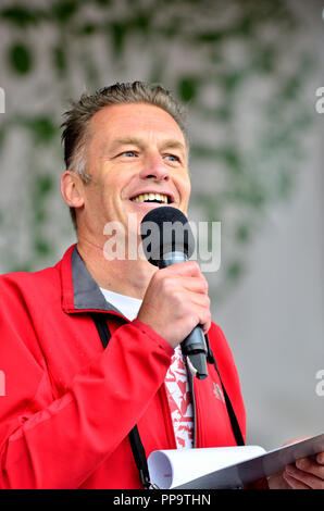 Chris Packham - TV wildlife presenter - in Hyde Park before the People's Walk for Wildlife, London, 22nd Sept 2018 Stock Photo