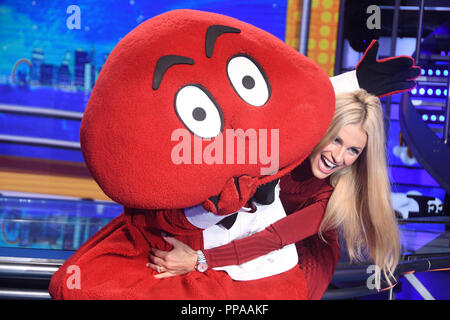 Milano Italy 20 September 2018 - Mediaset - Photocal Striscia la Notizia presentation Michelle Hunziker and Gabibbo Credit: Giuseppe Andidero/Alamy St Stock Photo