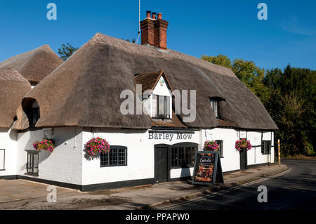 The Barley Mow pub, Clifton Hampden, Oxfordshire, England, UK Stock Photo