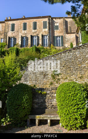 castle in the village Ménerbes situated on a hill, Provence, France, department Vaucluse, Luberon mountains, region Provence-Alpes-Côte d'Azur Stock Photo