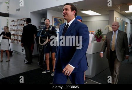 West Palm Beach, FL, USA. 24th Sep, 2018. Republican Florida gubernatorial candidate Ron DeSantis meets with members of the West Palm Beach Chamber of Commerce on Monday, September 24, 2018. Carline Jean/South Florida Sun Sentinel Credit: Sun-Sentinel/ZUMA Wire/Alamy Live News Stock Photo