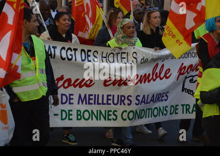 Paris, France. 25th Sep 2018. Strike of the hotel workers. From the Hotel Park Hyatt Paris Vendome, 5 rue de la Paix, Metro Opera, to the Intercontinental Paris le Grand Hotel. 25 September 2018. 12h  ALPHACIT NEWIM / Alamy Live News Stock Photo