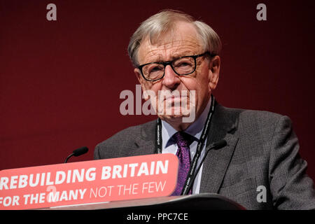 Liverpool, UK. 25th September 2018. Lord Alfred Dubs addresses the Labour Party Conference on Tuesday 25 September 2018 held at ACC Liverpool, Liverpool. Pictured: Alfred Dubs, Baron Dubs. Picture by Julie Edwards. Credit: Julie Edwards/Alamy Live News Stock Photo