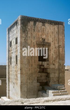 Cube of Zoroaster. 5th century BC Achaemenid-era tower. Naqsh-e Rustam. Zoroastrian religion. Iran. Stock Photo
