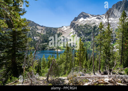 View of an alpine lake (Sawtooth Lake) in Idaho's Sawtooth Lake National Recreation Area and Forest. Stock Photo