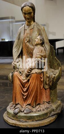 Aachen Madonna. Cologne, c. 1230. Germany. Oak, polychrome. Museum Schnu tgen. Cologne, Germany. Stock Photo