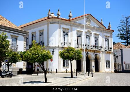 Front view of the Town Hall in the Praca Largo de Se in the city centre, Faro, Algarve, Portugal, Europe. Stock Photo