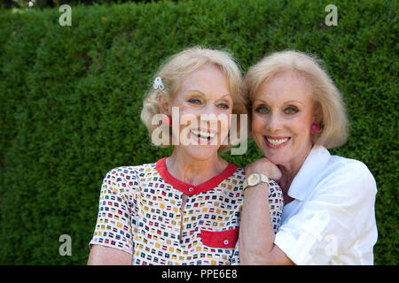 The Kessler twins, Ellen Kessler (left) and Alice Kessler Stock Photo