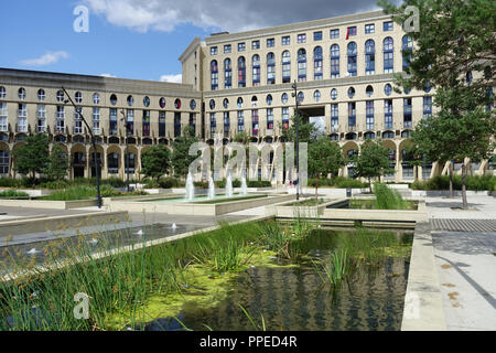 Paris, Noisy-le-Grand Mont d'Est, Pave-Neuf, Les Arenes de Picasso, Architect Manuel Nunez Yanowsky Stock Photo