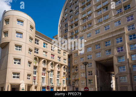 Paris Noisy Le Grand Mont D Est Pave Neuf Les Arenes De Picasso Architect Manuel Nunez Yanowsky Stock Photo Alamy