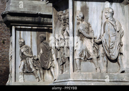 Italy. Rome. Arch of Septimius Severus. Triumphal arch built in 203 AD to commemorate the Parthian victories of emperors Septimius Severus, Caracalla and Geta. Reliefs. Detail. Stock Photo