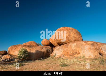 Sunset at the Devil’s Marbles near Tennant Creek., Australia, Northern Territory Stock Photo