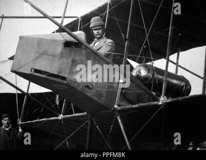 Juan de la Cierva (1895-1936), Spanish inventor and aeronautical scientist, piloting the first airplane built by him. Cuatro Vientos Airport, 1912. Stock Photo