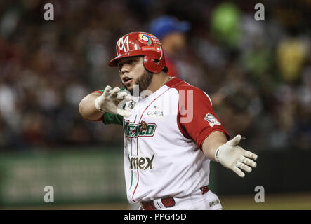 Luis Juarez de Mexico celebra imparable , durante el segundo partido semifinal de la Serie del Caribe en el nuevo Estadio de  los Tomateros en Culiaca Stock Photo