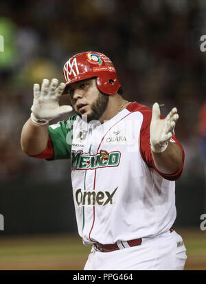 Luis Juarez de Mexico celebra imparable , durante el segundo partido semifinal de la Serie del Caribe en el nuevo Estadio de  los Tomateros en Culiaca Stock Photo