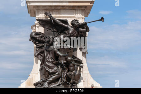 Statue of Samuel de Champlain, by Paul-Romain Chevré, near Château Frontenac grand hotel, on the Terrasse Dufferin. Quebec City, Quebec, Canada Stock Photo